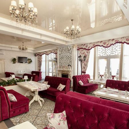 Mon Ami Hotel อิวาโน-ฟรานกิฟสเก ภายนอก รูปภาพ