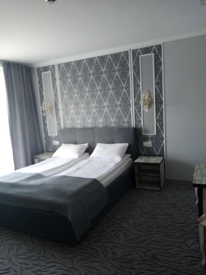 Mon Ami Hotel อิวาโน-ฟรานกิฟสเก ภายนอก รูปภาพ