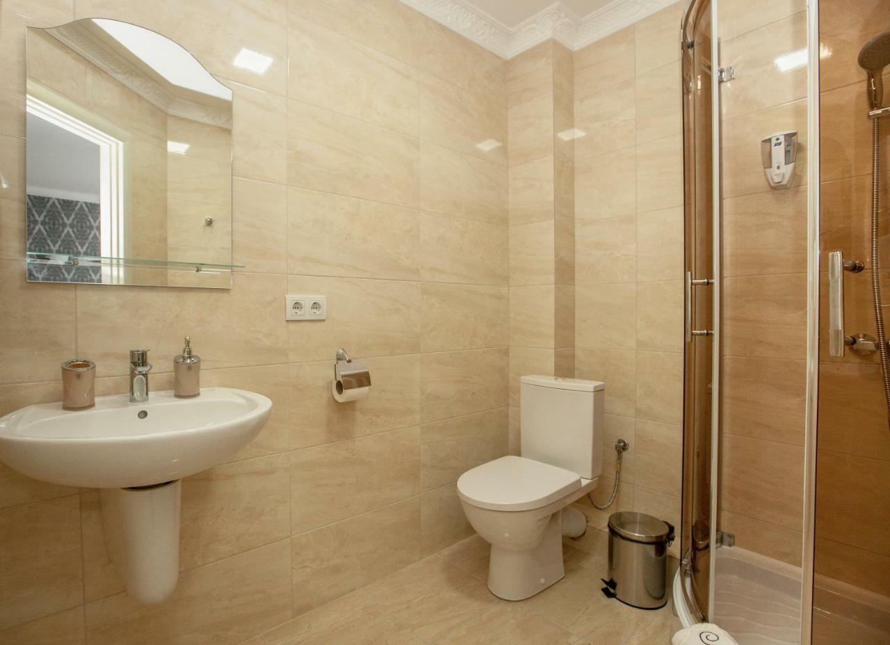 Mon Ami Hotel อิวาโน-ฟรานกิฟสเก ภายนอก รูปภาพ