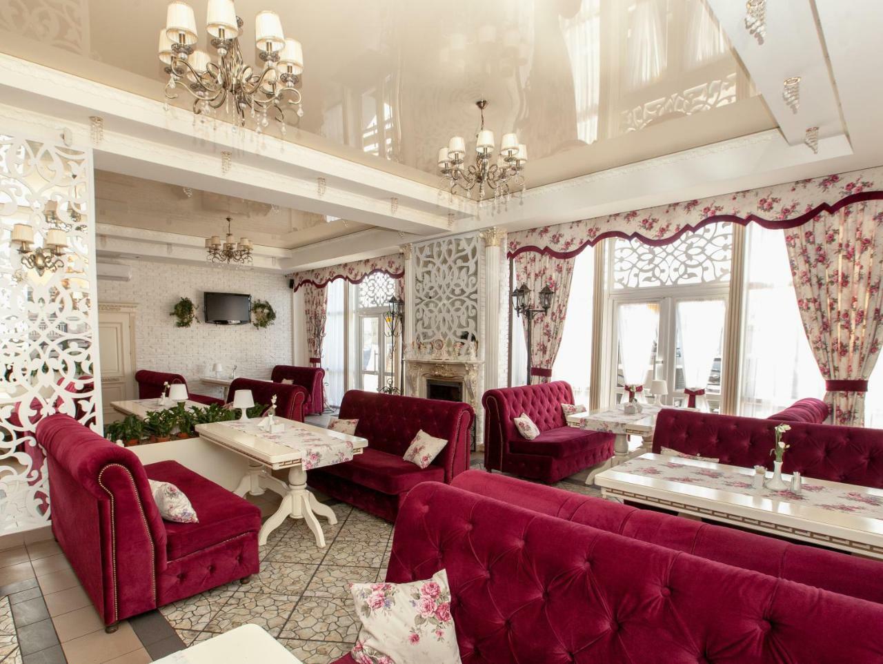 Mon Ami Hotel อิวาโน-ฟรานกิฟสเก ภายนอก รูปภาพ