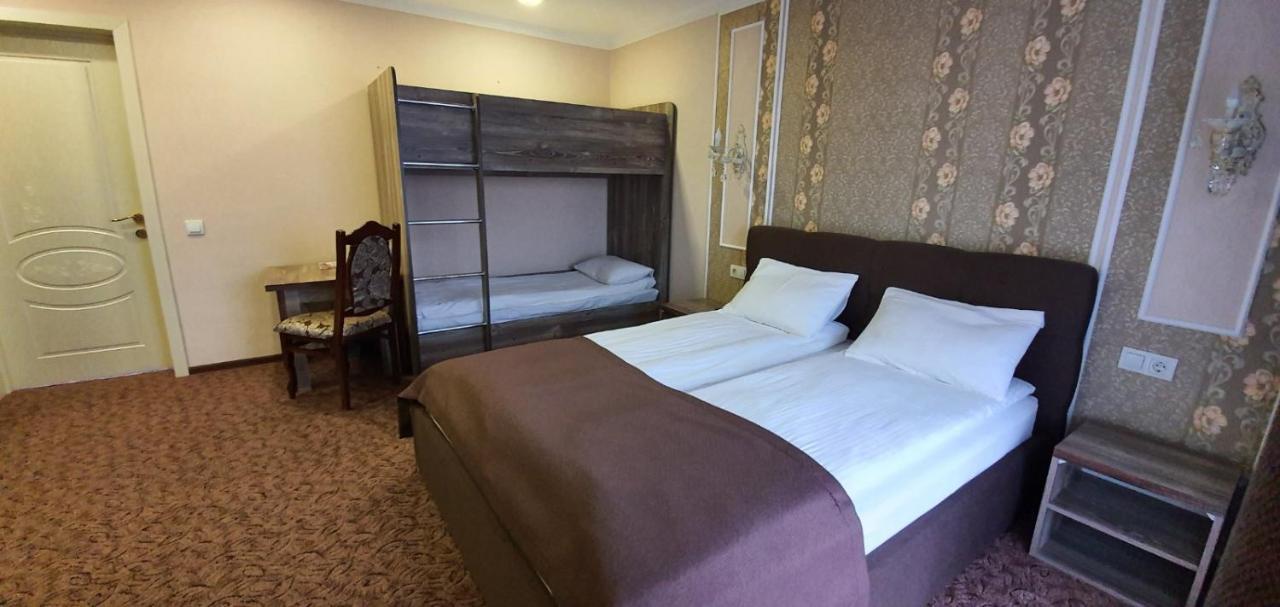 Mon Ami Hotel อิวาโน-ฟรานกิฟสเก ภายนอก รูปภาพ